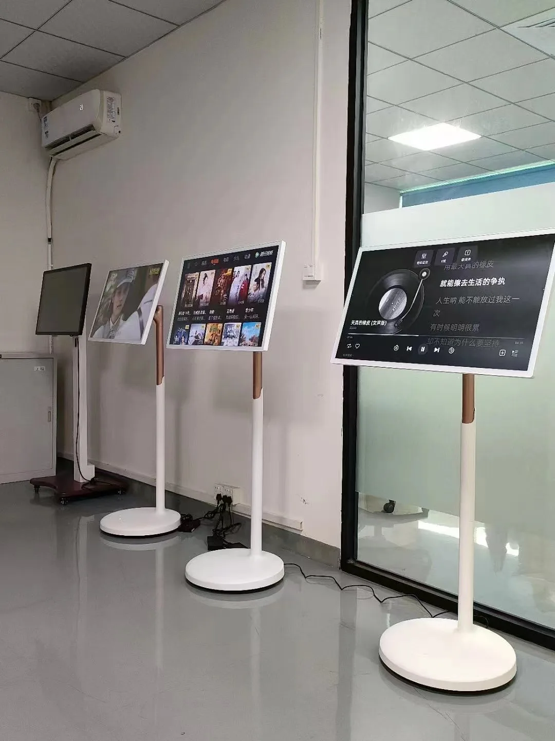 Touch Screen 32 Inch Portable  - đánh giá và giá Yoga Fitness Videos Free