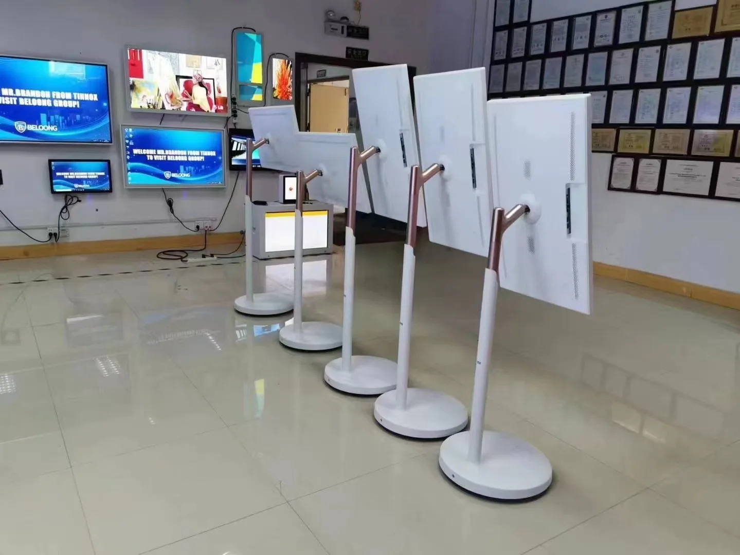 Touch Screen 32 Inch Portable  - đánh giá và giá Yoga Fitness Videos Free