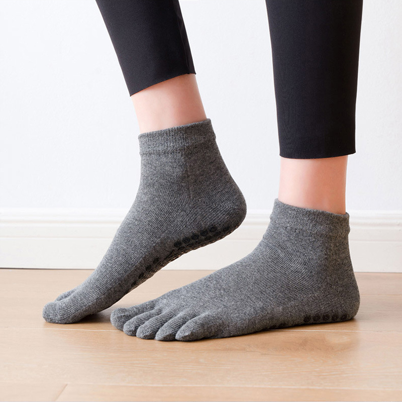 Anti-Slip Women Pilates Socks  - đánh giá và giá Yoga Dance & Fitness Center Llc